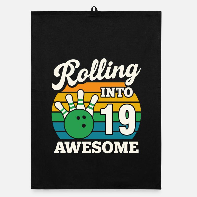 Einrollen in das 19 Geburtstags-T-Shirt Organic Geschirrtuch