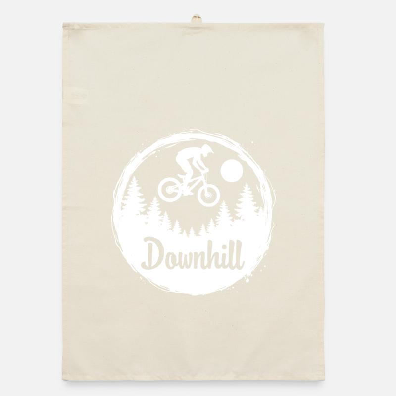 Aventure de VTT en descente dans la forêt Torchon bio