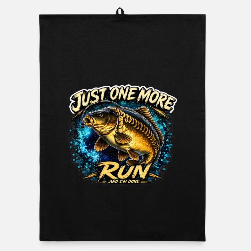 Nur noch eine Runde Karpfenfischerei-Design Organic Geschirrtuch
