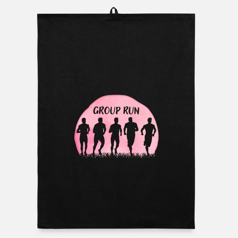Course de groupe Course de groupe en équipe avec de l’herbe et de la lune Torchon bio