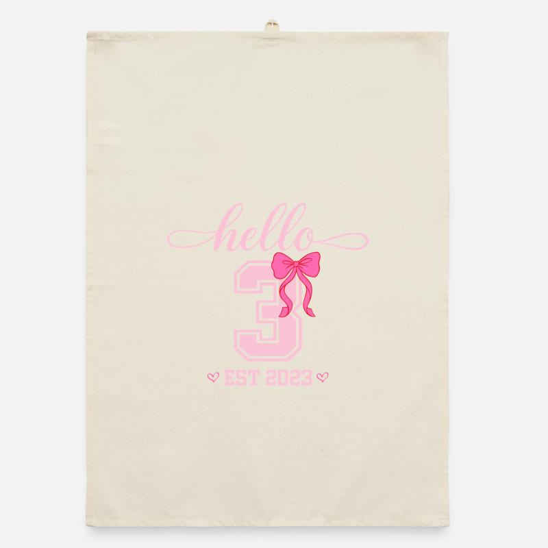 Hello 3 Est 2023 Mädchen Geburtstag Design Organic Geschirrtuch