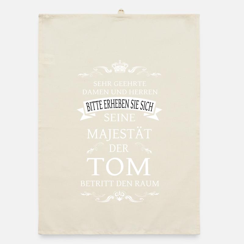 Sa Majesté le Tom entre dans la pièce Torchon bio