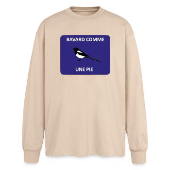 Bavard comme une pie - T-shirt manches longues oversize - jaune sable - Devant - AI Model Male 185 light (185cm)