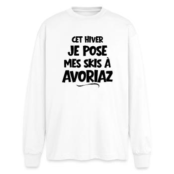 Skigebiet, Skifahren, Avoriaz - Oversized Langarmshirt  - Weiß - Vorne - AI Model Male 185 light (185cm)