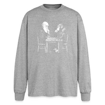 Darwin joue aux échecs avec un singe - Jeu d’évolution - T-shirt manches longues oversize - gris chiné - Devant - AI Model Female 180 light (180cm)