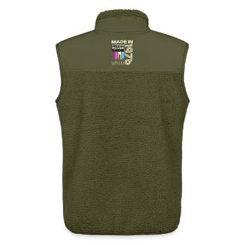 1976 Jahrgang Vintage Retro Geburtstag Geschenk - Unisex Sherpaweste von Stanley/Stella - Khaki - Hinten - AI Model Male 178 light (178cm)