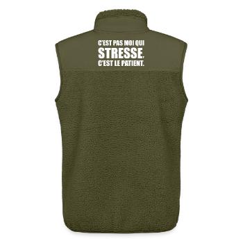 C’est pas moi qui stresse, c’est le patient - Veste sans manches sherpa unisexe Stanley/Stella - kaki - Dos - AI Model Male 178 light (178cm)