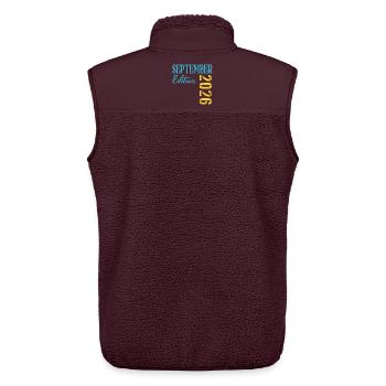 Baby Geburt  September 2026 - Unisex Sherpaweste von Stanley/Stella - Maroon - Hinten - AI Model Male 178 light (178cm)