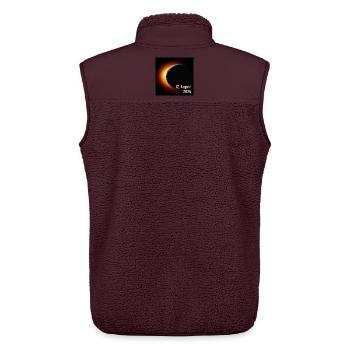 Spanien Sonnenfinsternis 2026 - Unisex Sherpaweste von Stanley/Stella - Maroon - Hinten - AI Model Male 178 light (178cm)
