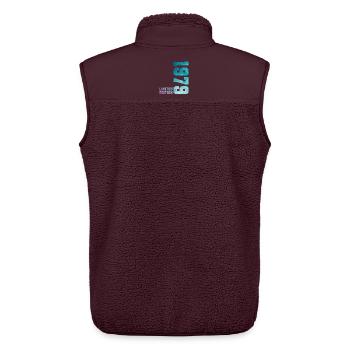 1979 Limited Edition 47 Jahre Jubiläum - Unisex Sherpaweste von Stanley/Stella - Maroon - Hinten - AI Model Male 178 light (178cm)