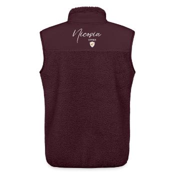 Nikosia, Zypern, elegantes Design, Nikosia, - Unisex Sherpaweste von Stanley/Stella - Maroon - Hinten - AI Model Male 178 light (178cm)
