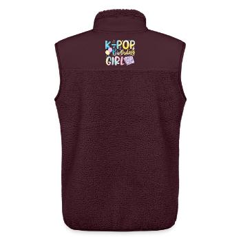K-Pop Birthday Girl - Unisex Sherpaweste von Stanley/Stella - Maroon - Hinten - AI Model Male 178 light (178cm)