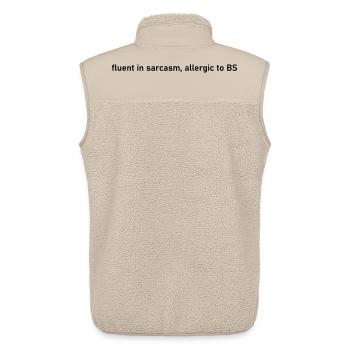 Fluent en sarcasme, allergique aux conneries de t-shirt - Veste sans manches sherpa unisexe Stanley/Stella - beige - Dos - AI Model Male 178 light (178cm)