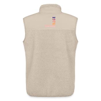 Vintage 1976 - Unisex Sherpaweste von Stanley/Stella - Beige - Hinten - AI Model Male 178 light (178cm)