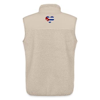 Kubanische Flagge in Herzform - Unisex Sherpaweste von Stanley/Stella - Beige - Hinten - AI Model Male 178 light (178cm)