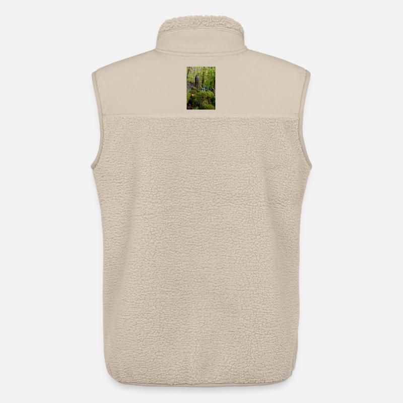 Moosiger Waldvogel In Ruhiger Lichtung - Unisex Sherpaweste von Stanley/Stella - Beige