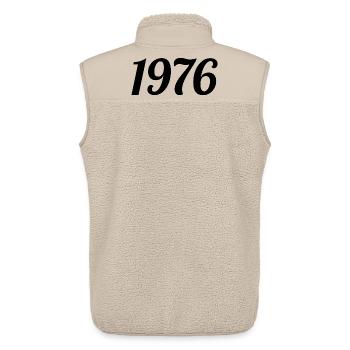 1976 Vintage 1976 Retro Geburtstag 1976 Geschenk - Unisex Sherpaweste von Stanley/Stella - Beige - Hinten - AI Model Male 178 light (178cm)