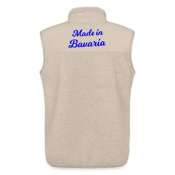 Made in Bavaria Script Blau - Unisex Sherpaweste von Stanley/Stella - Beige - Hinten - AI Model Male 178 light (178cm)