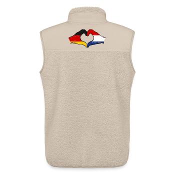 Deutschland Holland Flagge Hände Herzform used - Unisex Sherpaweste von Stanley/Stella - Beige - Hinten - AI Model Male 178 light (178cm)