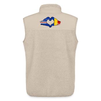 Drapeau du Cap-Vert Roumanie en forme de cœur utilisé - Veste sans manches sherpa unisexe Stanley/Stella - beige - Dos - AI Model Male 178 light (178cm)