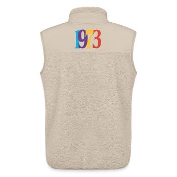 Geboren 1973 Geburtstagsgeschenk Geburtstag 73 - Unisex Sherpaweste von Stanley/Stella - Beige - Hinten - AI Model Male 178 light (178cm)