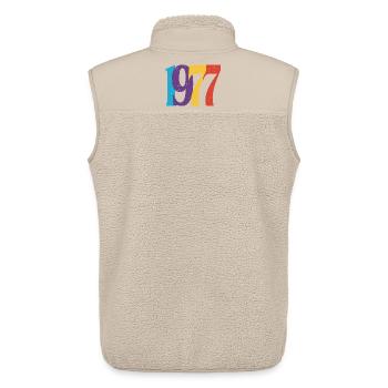 Geboren 1977 Geburtstagsgeschenk Geburtstag 77 - Unisex Sherpaweste von Stanley/Stella - Beige - Hinten - AI Model Male 178 light (178cm)