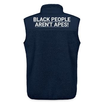 Schwarze Menschen sind keine Affen – Wir Die Leute, schwarzer Mensch - Unisex Sherpaweste von Stanley/Stella - Navy - Hinten - AI Model Male 178 light (178cm)