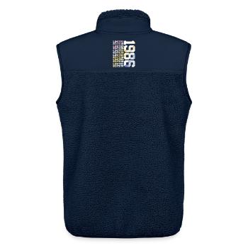 LIMITED EDITION 1986 - 40 JAHRE - 40. GEBURTSTAG - Unisex Sherpaweste von Stanley/Stella - Navy - Hinten - AI Model Male 178 light (178cm)