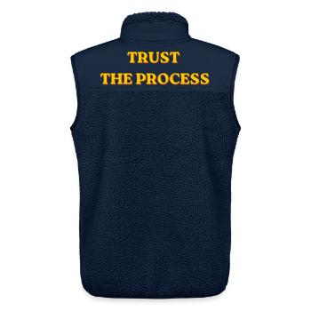 Trust The Process Motivational Retro Typografie - Unisex Sherpaweste von Stanley/Stella - Navy - Hinten - AI Model Male 178 light (178cm)