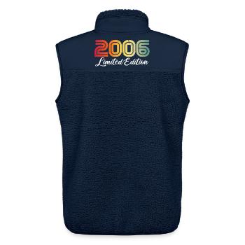 2006 Geburtstagsgeschenk 20 Jahre alt, 20. Geburtstagsgeschenk - Unisex Sherpaweste von Stanley/Stella - Navy - Hinten - AI Model Male 178 light (178cm)