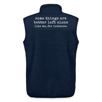 Introvertierter Humor – Manche Dinge sollten besser bleiben, Al. - Unisex Sherpaweste von Stanley/Stella - Navy - Hinten - AI Model Male 178 light (178cm)