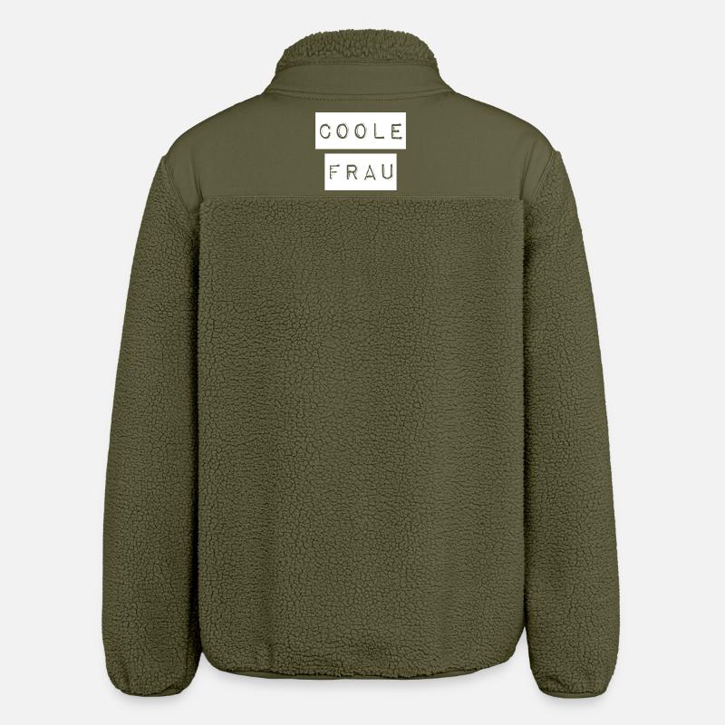 So sieht ein coole Frau aus - Relaxed Fit Unisex Sherpajacke von Stanley/Stella - Khaki