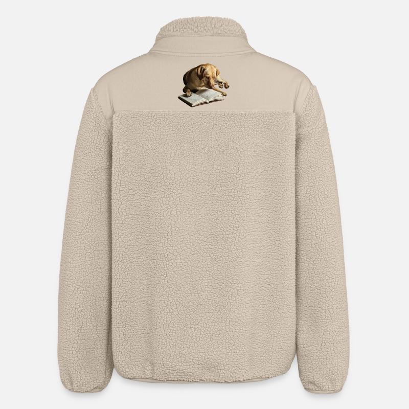 Hund liest Buch Labrador Retriever - Relaxed Fit Unisex Sherpajacke von Stanley/Stella - Beige