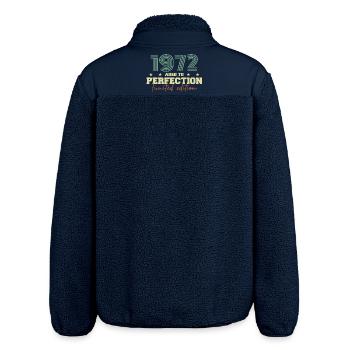 1972 - Relaxed Fit Unisex Sherpajacke von Stanley/Stella - Navy - Hinten - AI Model Male 185 light (185cm)