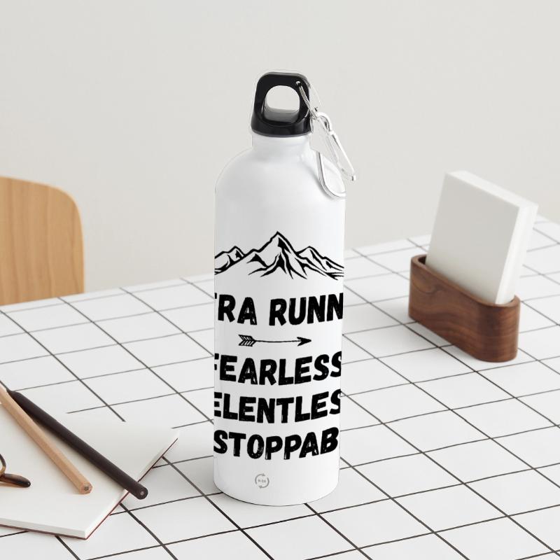 Ultra Runner - Intrépide. Implacable. Imparable. Gourde panoramique avec mousqueton 750 ml