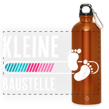 Bald Mama KLEINE BAUSTELLE Baby Kommt Lustiges - Panorama Trinkflasche mit Karabiner 750 ml - Orange - Vorne