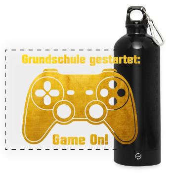 Einschulung - Game on - Spielkonsole - goldfarben - Panorama Trinkflasche mit Karabiner 750 ml - Schwarz - Vorne