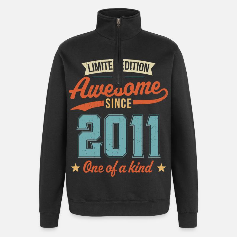 Genial seit 2011 - Quarter-Zip-Sweatshirt - Schwarz