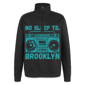 No Sleep Til Brooklyn Retro Boombox Vintage-Musik - Quarter-Zip-Sweatshirt - Schwarz - Vorne - AI Model Female 172 light (172cm) & AI Model Male 178 dark (178cm)