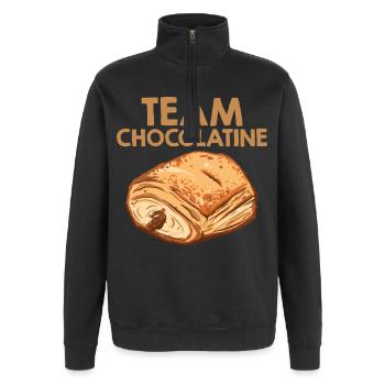 Team Chocolatine Pain au Chocolat Bäckerei - Quarter-Zip-Sweatshirt - Schwarz - Vorne - AI Model Female 172 light (172cm) & AI Model Male 178 dark (178cm)