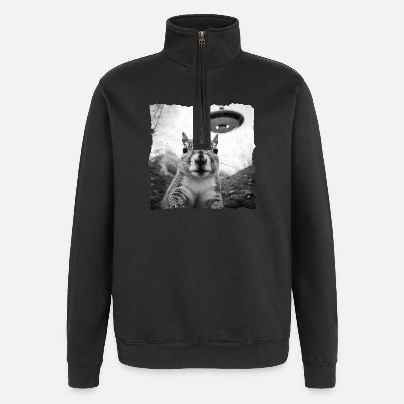 Alien Squirrel Encounter – Fun Sci-Fi - Quarter-Zip Sweatshirt - black