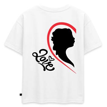Une femme avec l’inscription demi-cœur - T-shirt enfant oversize en coton biologique Premium - blanc - Dos - AI Model Kid Male (0cm)