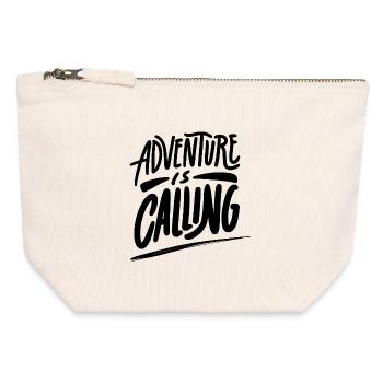 Adventure is calling - Canvas Reißverschluss-Täschchen (12 x 13 cm) - Naturweiß - Vorne