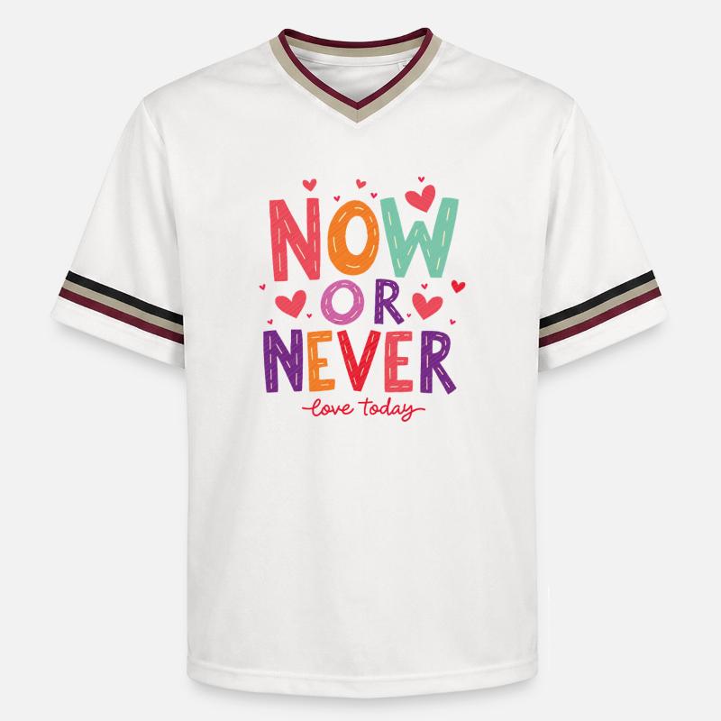 Jetzt oder Nie – Liebe heute! - Unisex Football Style Mesh T-Shirt - Offwhite/Bordeaux