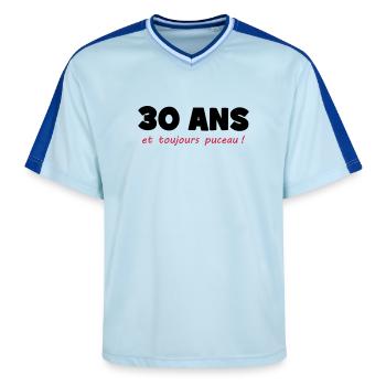 30 ans et toujours puceau ! - T-shirt de foot unisexe en mesh - bleu clair/bleu foncé - Devant - AI Model Female 172 light (172cm) & AI Model Male 178 dark (178cm)