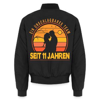 11 Jahre Unschlagbares Team Liebesgeschenk Paar - Unisex Bomberjacke - Schwarz - Hinten - AI Model Male 185 light (185cm)