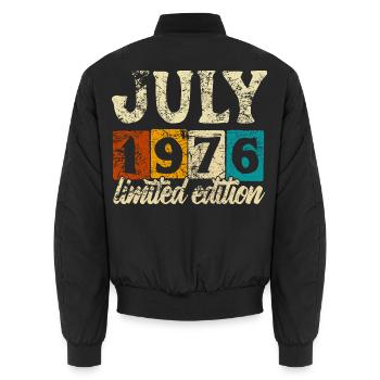 Limited Edition July 1976 Geburtstag Geschenk - Unisex Bomberjacke - Schwarz - Hinten - AI Model Male 185 light (185cm)