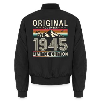 80. Geburtstag Original November Jahrgang 1945  - Unisex Bomberjacke - Schwarz - Hinten - AI Model Male 185 light (185cm)