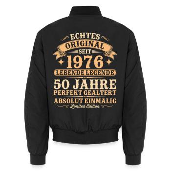 50. Geburtstag Original 1976 Jahrgang geboren - Unisex Bomberjacke - Schwarz - Hinten - AI Model Male 185 light (185cm)