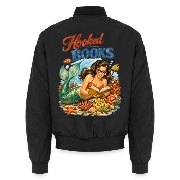 Retro Meerjungfrau: Hooked on Books Pin-up Design - Unisex Bomberjacke - Schwarz - Hinten - AI Model Male 185 light (185cm)